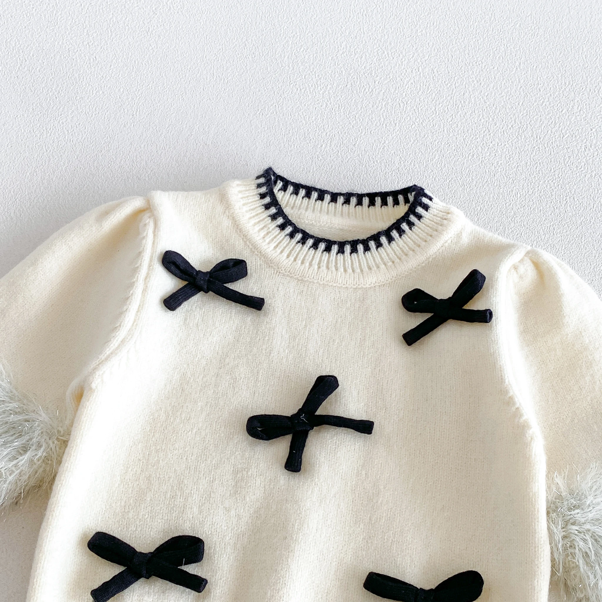 2026 Neues Herbst-Winter-Mädchen-Set für Kleinkinder: Stilvolles Strick-Oberteil mit Schleife und ausgestellter Hose, zweiteiliges Outfit – Detail 5