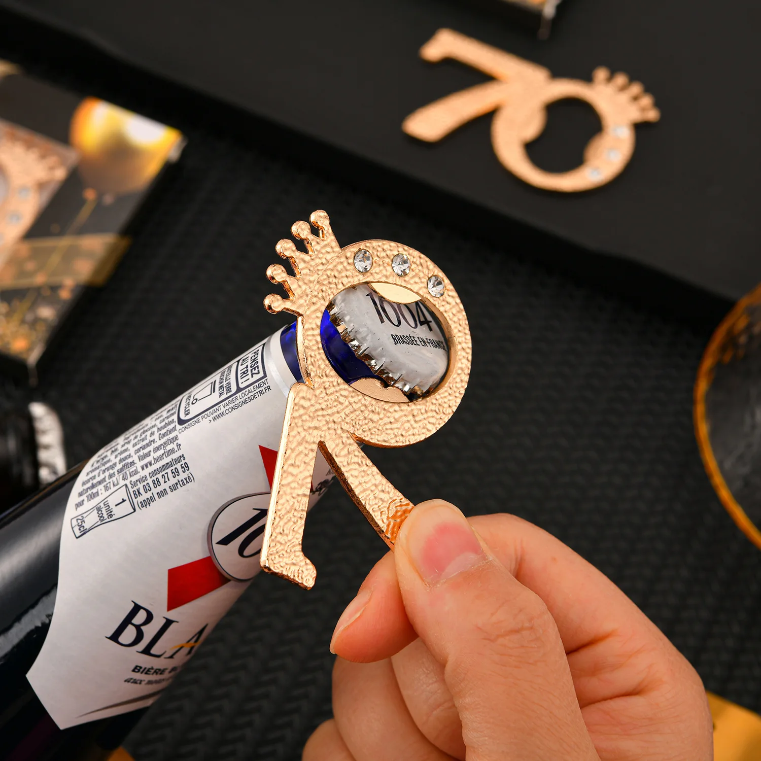 

(30 Pieces/lot) Wedding souvenirs of 50th Bottle Opener Gold Favors for 60th Wedding anniversary gift and Bridal shower Favors