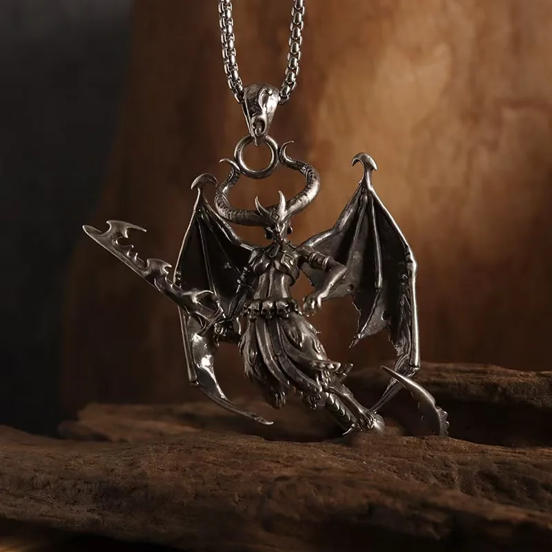 Popular in Europe and the United States, the double-wing judgment dragon pendant necklace pendant