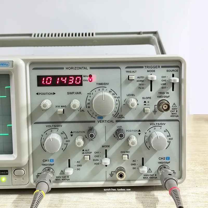 راسم الذبذبات التناظري MOS-620CF الجديد مع عرض النطاق الترددي 20 مترًا، تتبع مزدوج، قناة مزدوجة، ومقياس تردد مكون من 6 أرقام #4