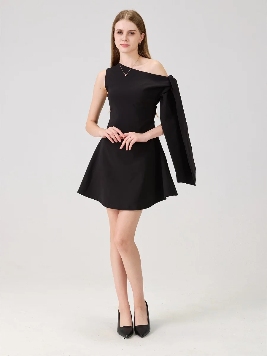 Abito monospalla da donna estivo 2026, corsetto in raso, minigonna elegante, nuova moda Y2K, reggiseno per abito da festa di alta qualità