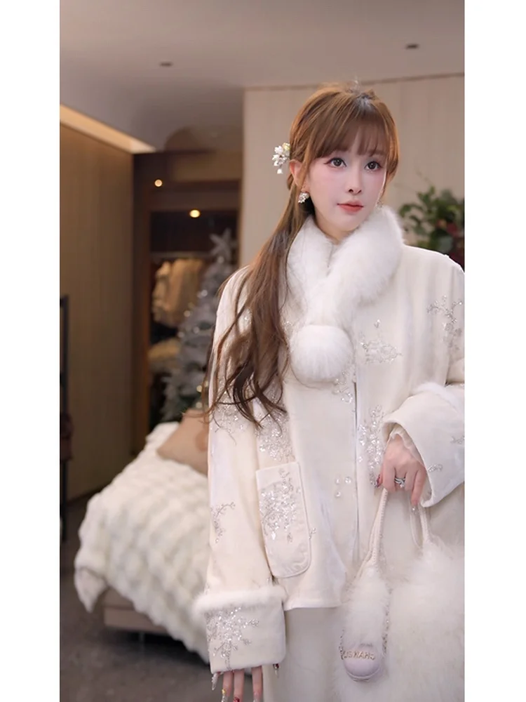 

Velvet Jaet with Bead Embroidery New Chinese Sle Women's Coat Winter Season High-End Mink Patchwork Aos...
