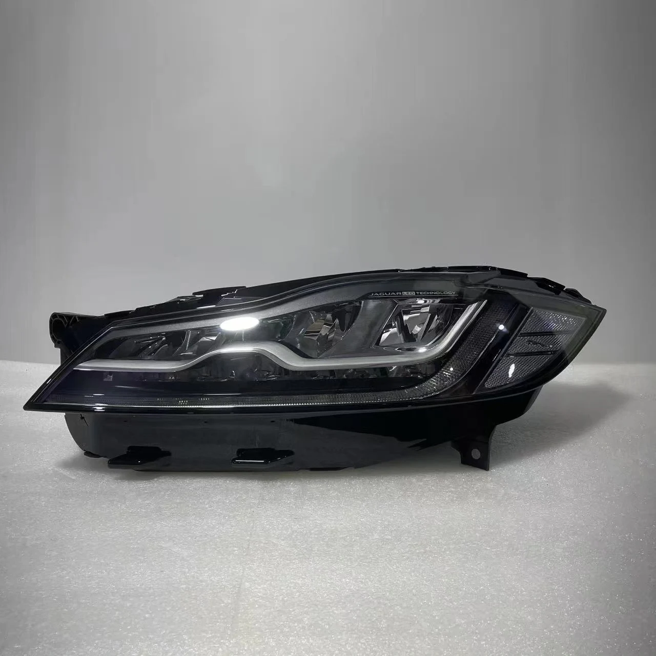 For Jaguar F-PACE XE XEL 2014-2020 OEM High Config LED Headlight Assembly,DRL Daytime Running Light Turn Signal Front HeadLamp