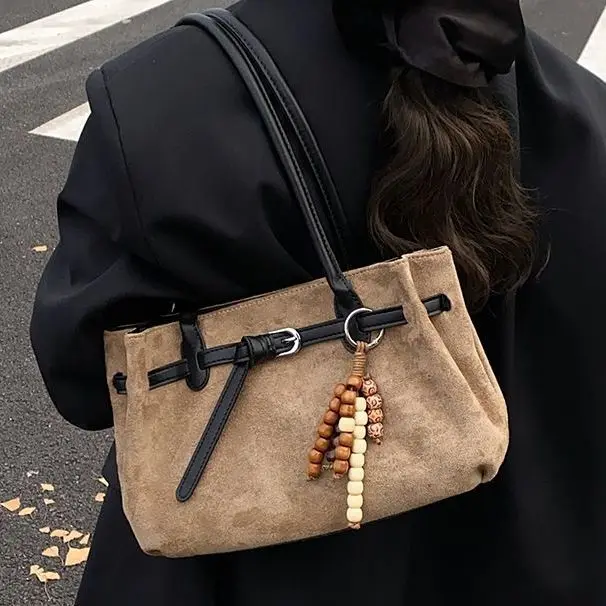 

Однотонная сумка в стиле ретро с поясом, женская плиссированная сумка, большая вместительная сумка на плечо, женская элитная модная пригородная сумка-тоут 2025