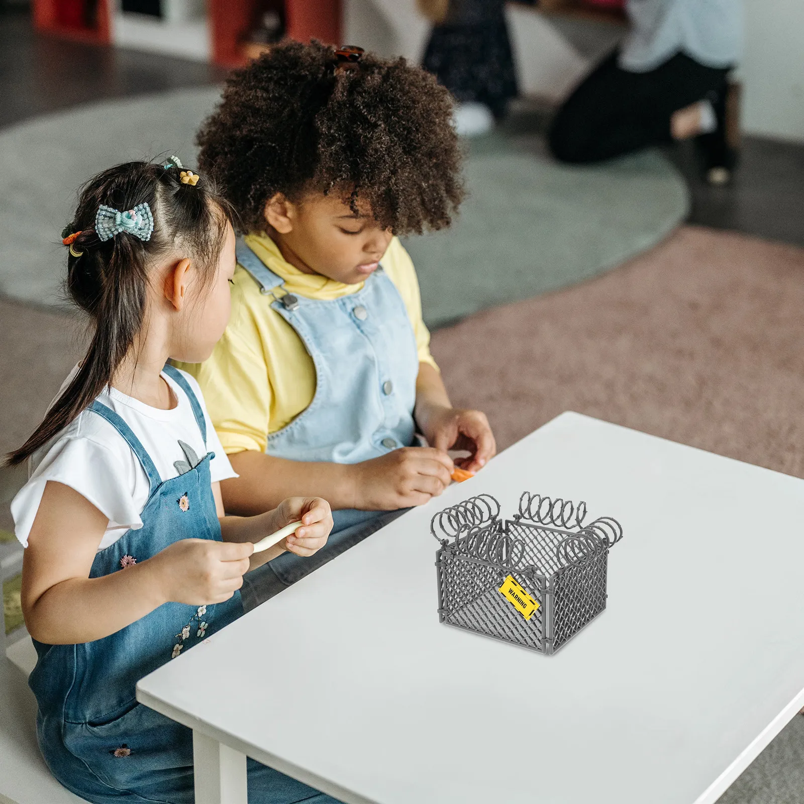 

1Set Protective Miniature ABS Plastic Fence DIY Assembly War Farm Scene Accessory Block Building Safety Guardrail for Creative