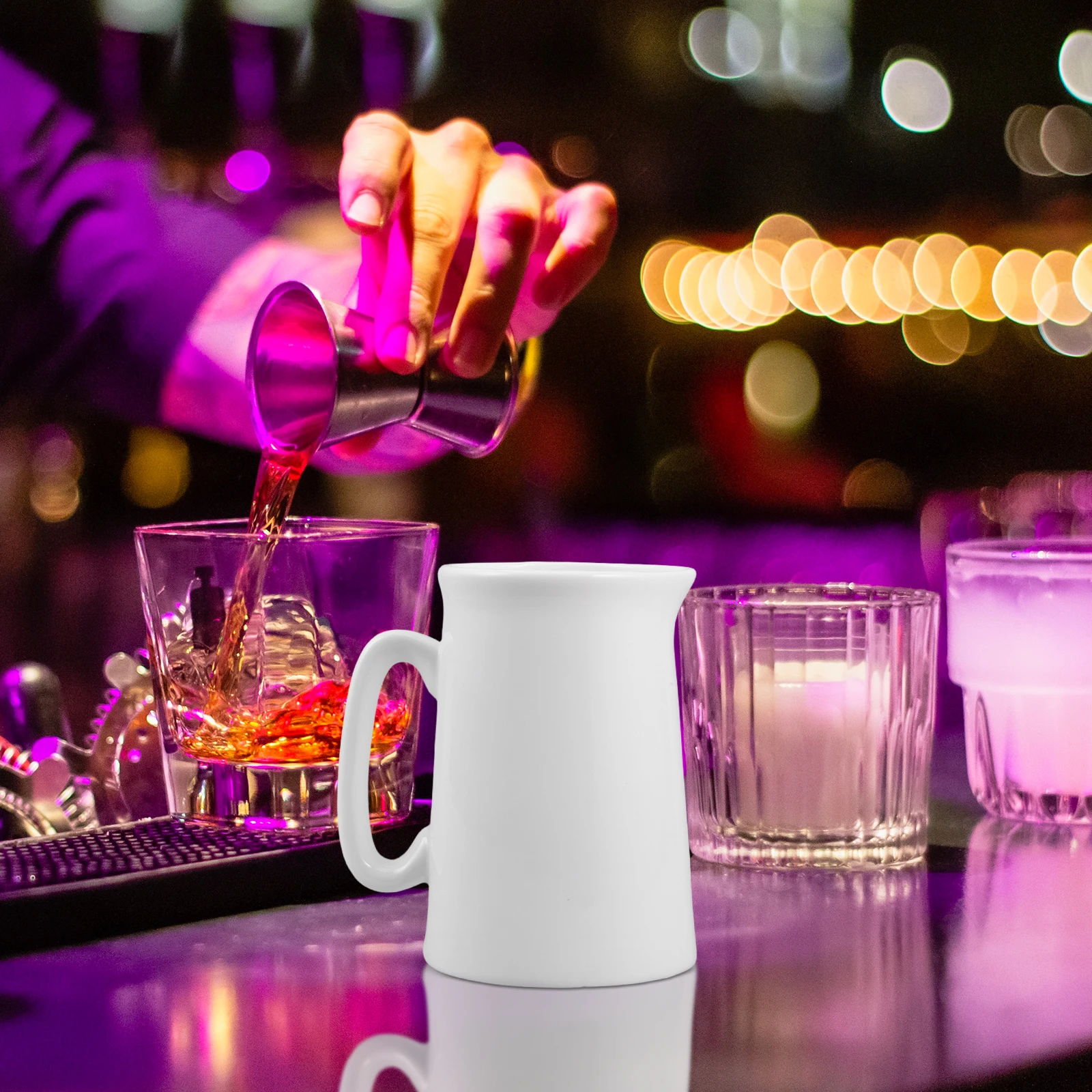 

Mini Ceramic Coffee Creamer with Handle Modern Spout Design Milk Frother Cup for Home Sauce Salad Dressing Container