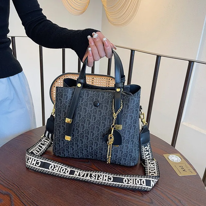 

Elegant Detachable-Strap Leather Handbag For Women Designer Crossbody Shoulder Tote Ladies Office Evening Purse