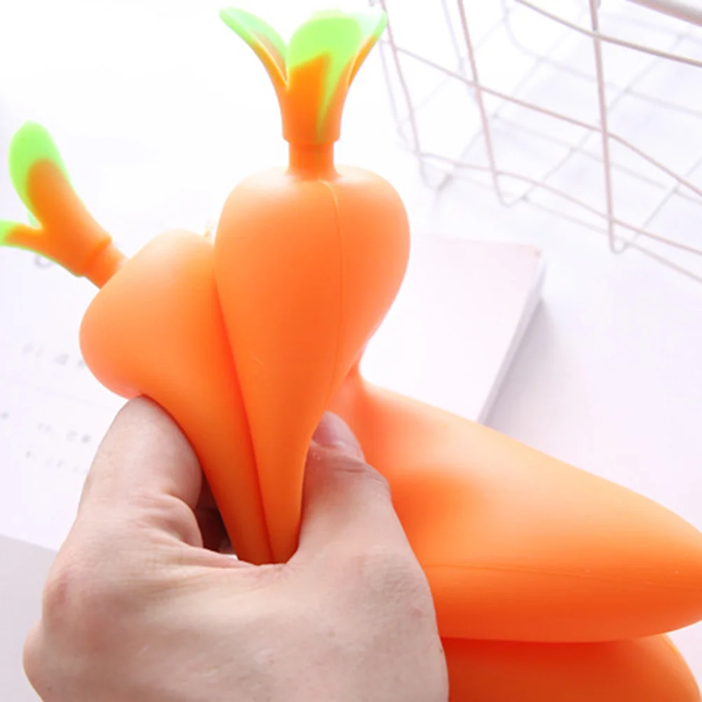 

Cute Cartoon Carrot Pencil Case Pen Bag Portable Stationery Organizer for Art Supplies and Makeup Accessories Carrot Pen Case