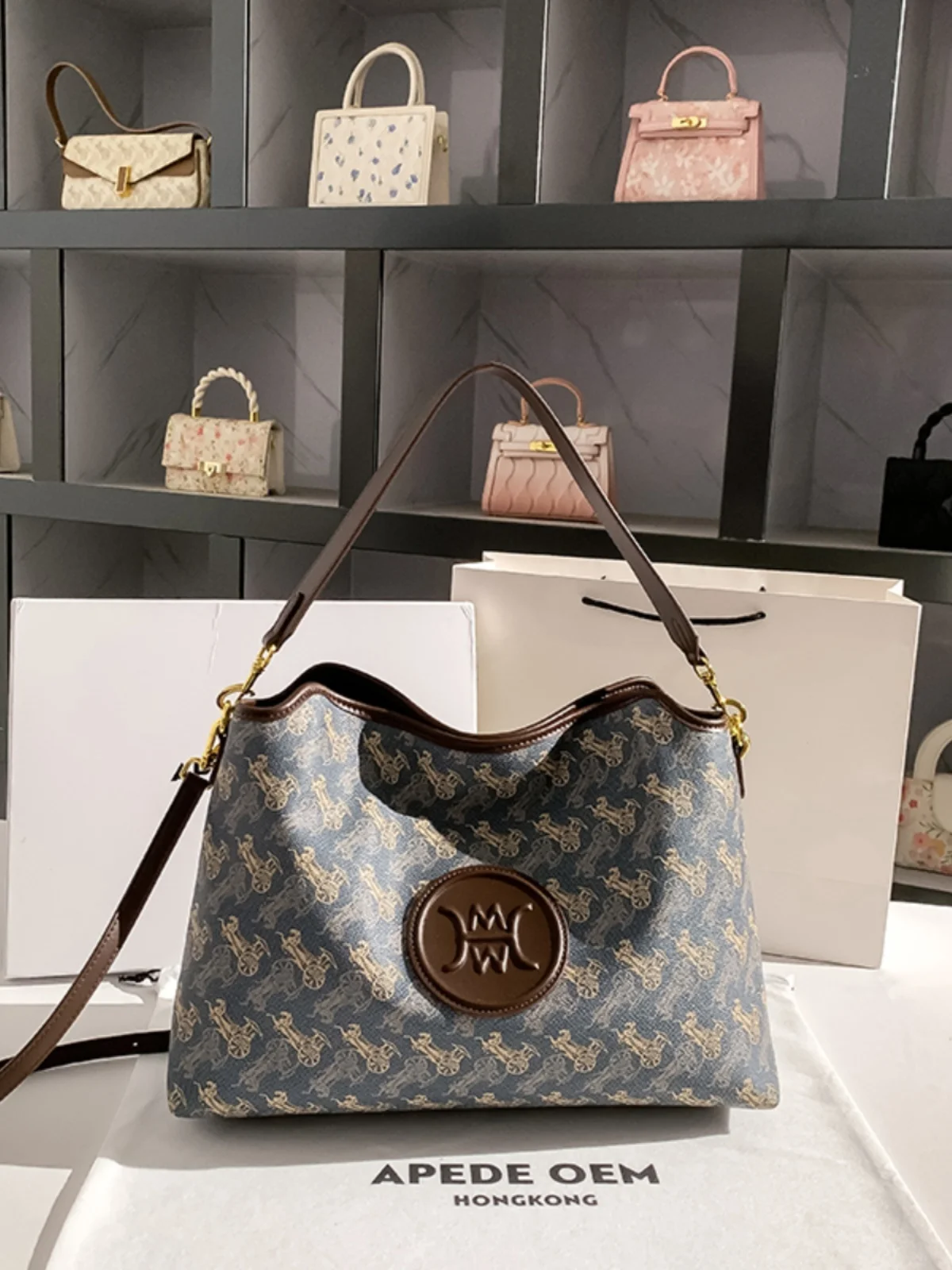 

Apede OEM Women's Large Capaci Tote Bag Carriage Pattern Quirky Design Casual Faion Leather Handbag oulder Bag