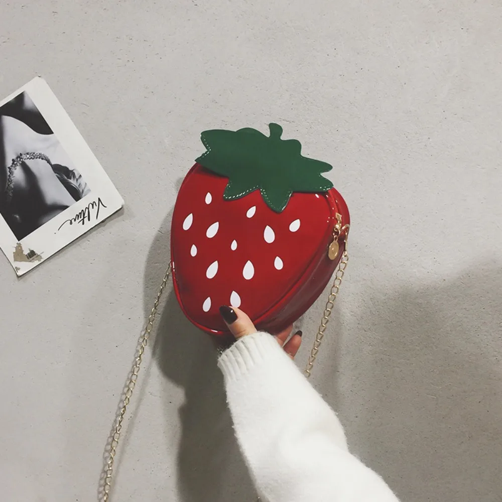 Women Shoulder Bag Strawberry Shape Designer Bag New Fashion Pu Leather Chain Crossbody Bag Girls Cute Fruit Purses and Handbag