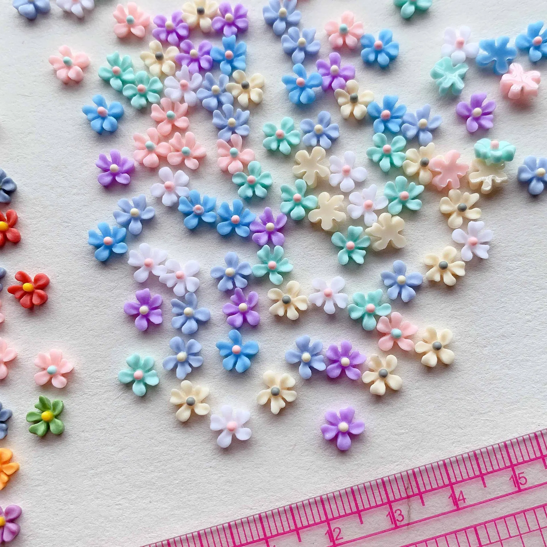 

100pcs 6mm Mini Small Flower Resin Nail Art Flat Back Stone Figurines Cartoon Cabochon Ornament Jewelry Charms Nail Decoration