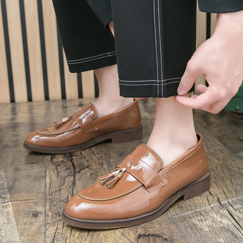 ورنيش الجلود شرابة الرسمية المتسكعون الرجال الموضة الكلاسيكية تنوعا عادية الأعمال مأدبة وأشار الأحذية الجلدية