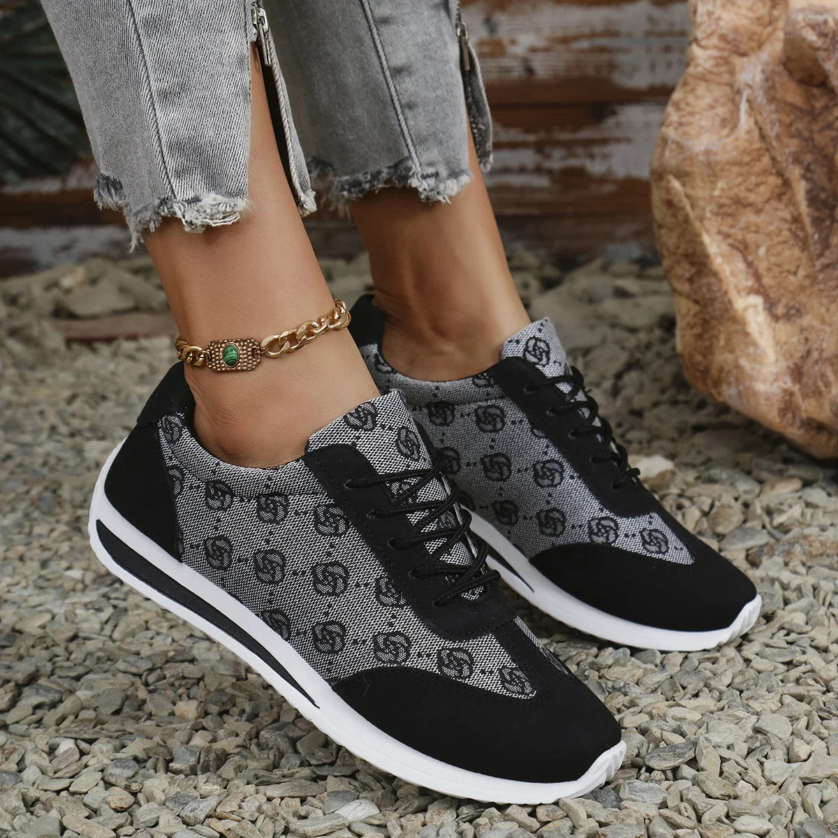 New Sneakers Women Lightweight Flats Casual Comfortable Shoes Fashion Versatile Lace Up Walking Women Shoes Zapatos De Mujer