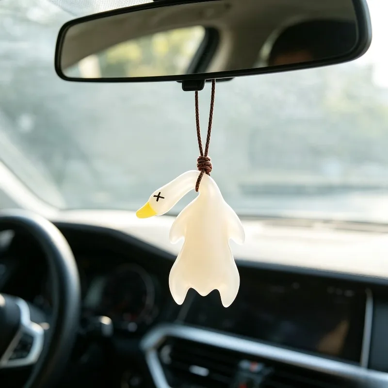 UV Light Color Changing Roast Duck Pendant Sun‑Sensitive Sun Protection Reminder Charm for Bag Car Decor