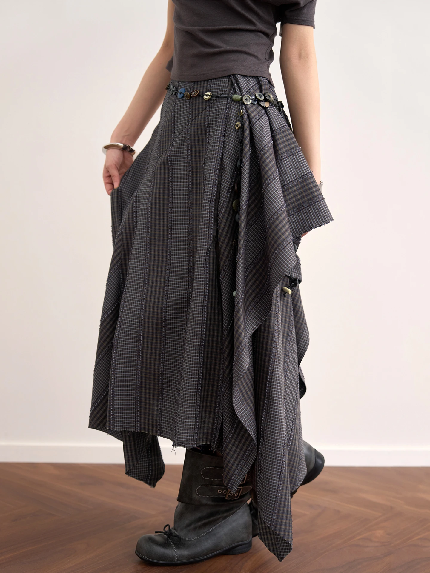 

Юбка Winku с высокой талией, асимметричным подолом, узором Dry Field Weave, из смесовой ткани (полиэстер, хлопок, вискоза), лето 2026