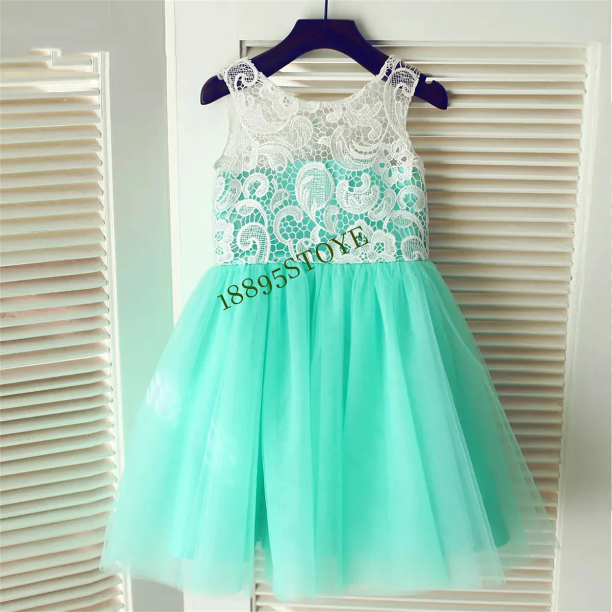 Cute Mint Flower Girls Dresses 2023 Lace Bodice Buttons Baby Wedding Party Dresses A line Tulle Child Gown Kids Dress