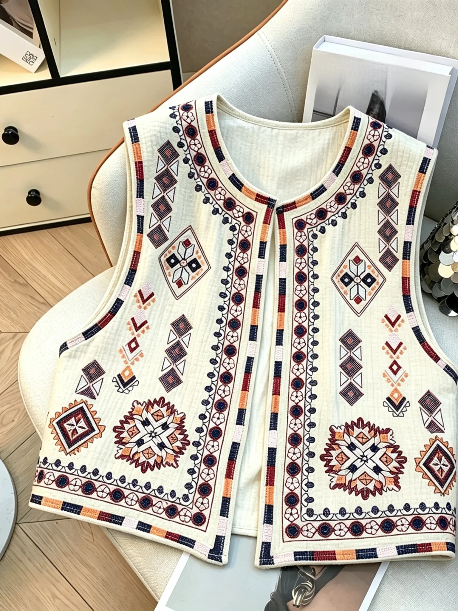 Bohemian Retro Heavy Embroidery Short Vest Women Summer Ethnic round Neck Sleeveless Shoulder Pad Top Women's Fashion Clothing view 4