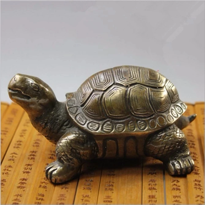 

China ancient bronze sculpture decoration decoration of longevity turtle.