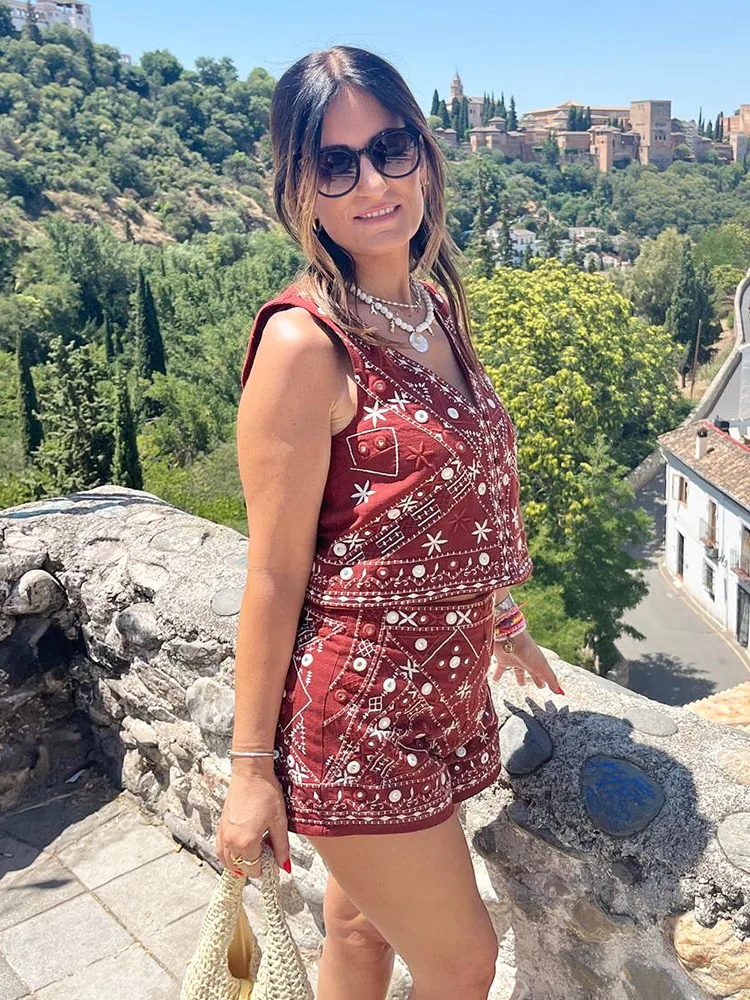 HH Female Summer Fashion Symmetrical Embroidery Single-breasted Sleeveless Top+Elegant High Waist Ethnic Style A-line Shorts