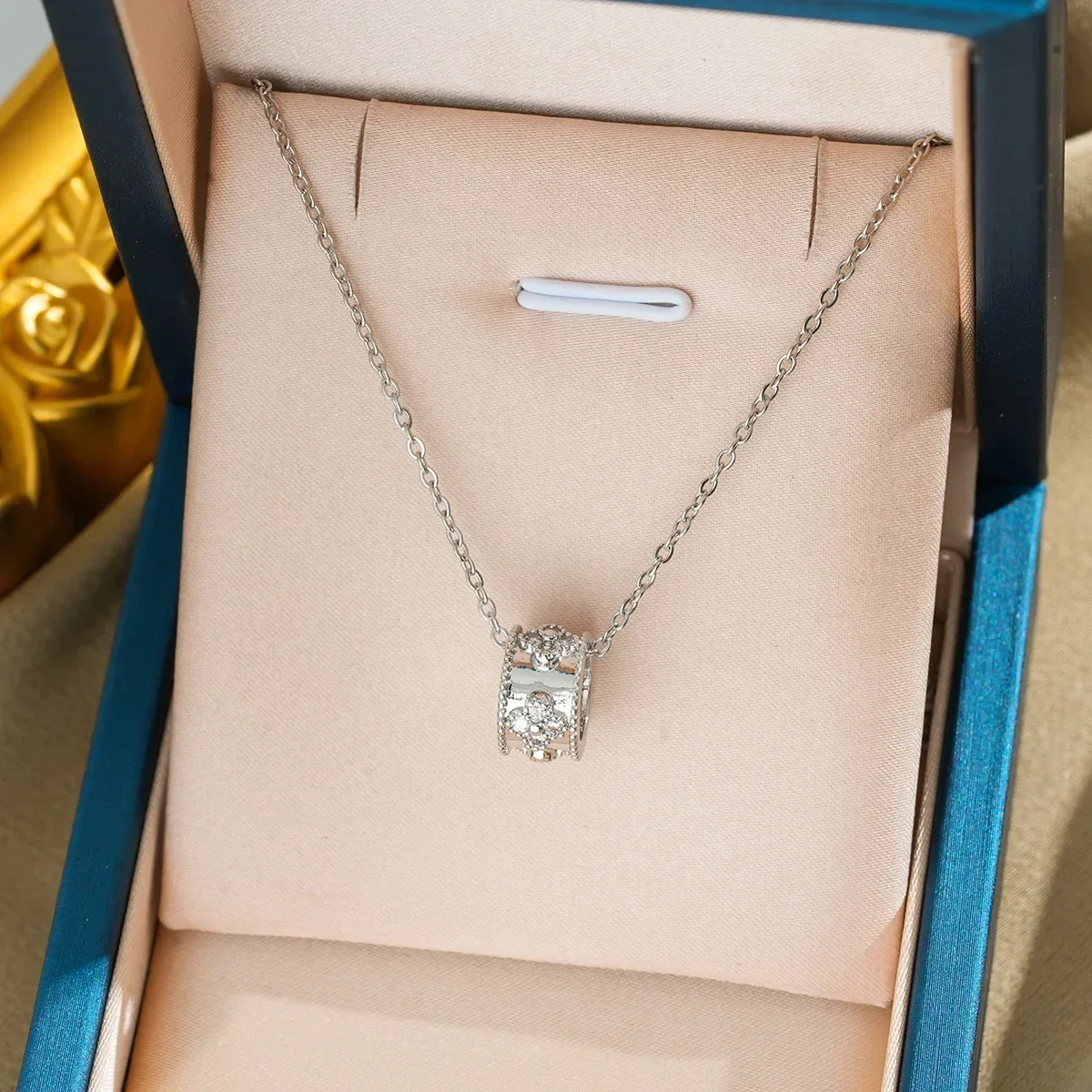 2025 2025newKaleidoscope قلادة من الفولاذ التيتانيوم للنساء، غير يتلاشى، فاخرة متخصصة، سلسلة الترقوة ذات التصميم الراقي