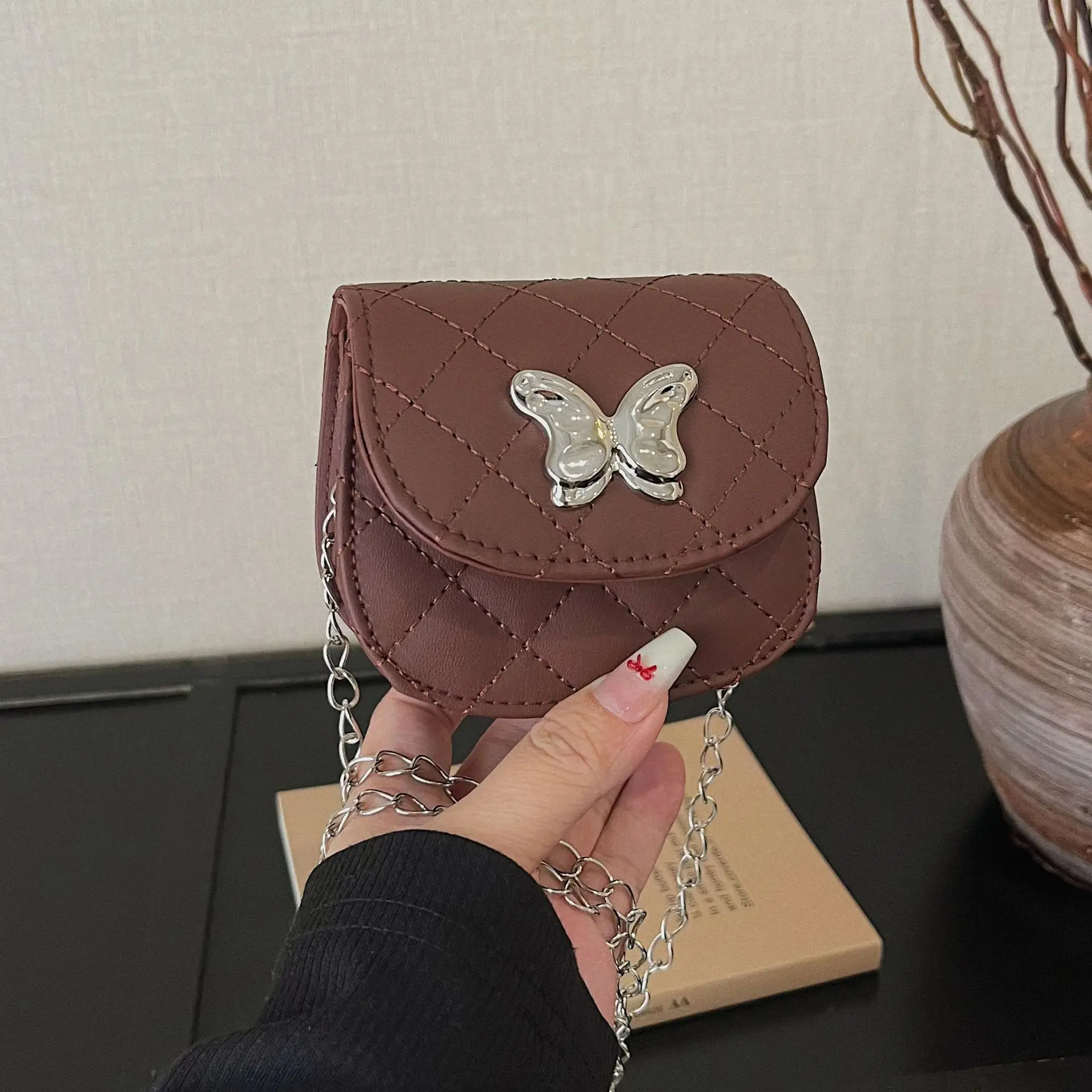 

Осенняя новая женская мини-сумка в национальном стиле, сумка-мессенджер с серебряной цепочкой, изысканная и универсальная модель, маленькая квадратная сумка Super Fire