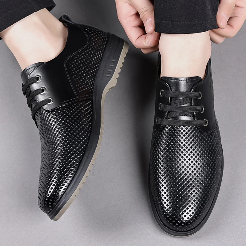 Fashion Black Men Suit Shoes Party Man Dress Shoes Italian Luxury Soft Sole Leather Formal Shoes Men Office Hollow Leather Shoes