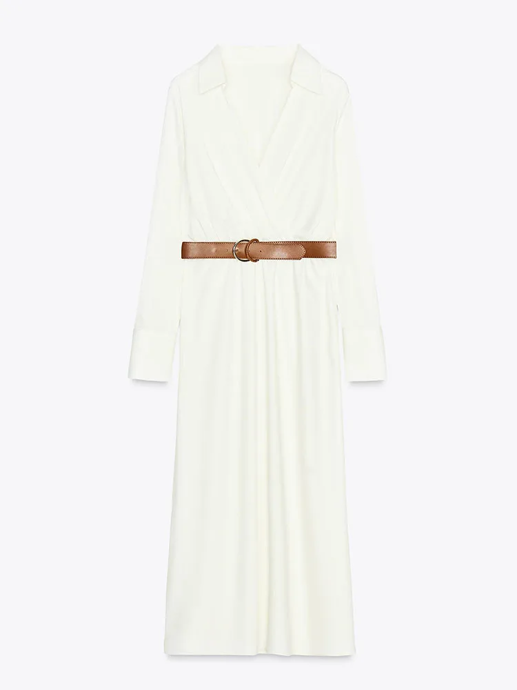 Vestido f de manga crida com toque de seda acetinada, cinto, cintura alta, saia midi evasê e fechamento com botão ú...