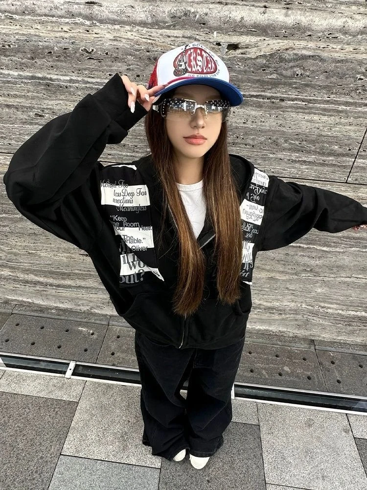 Chaqueta con capucha de manga larga Retro americana Y2k para mujer, abrigo informal Punk con estampado de letras de retales, ropa de calle ajustada con cremallera, otoño 2025