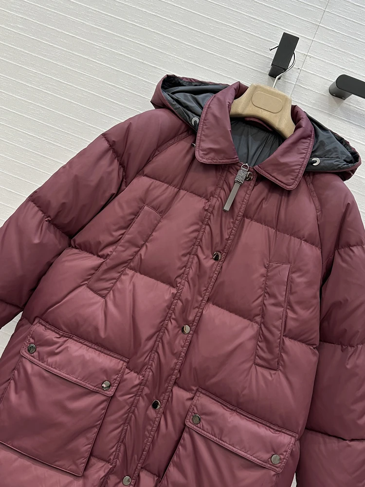 SVORYXIU خريف شتاء 2025 نمط جديد الترفيه نمط مقنع نمط طويل أسفل سترة امرأة موضة بورجوندي الدافئة أسفل سترة