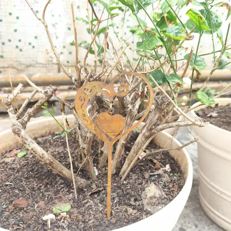 Heart Rural Iron Garden Stakes Decorative Ground Stake Weather Resistant