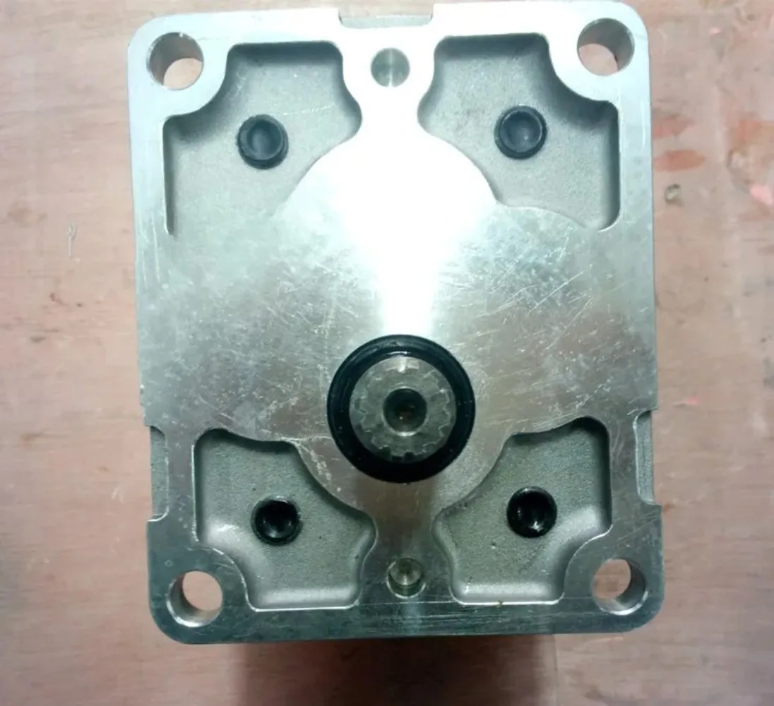 HD465-7 HD605-7R Engine Hydraulic Gear Pump Assembly 705-22-28310 7052228310 Pump
