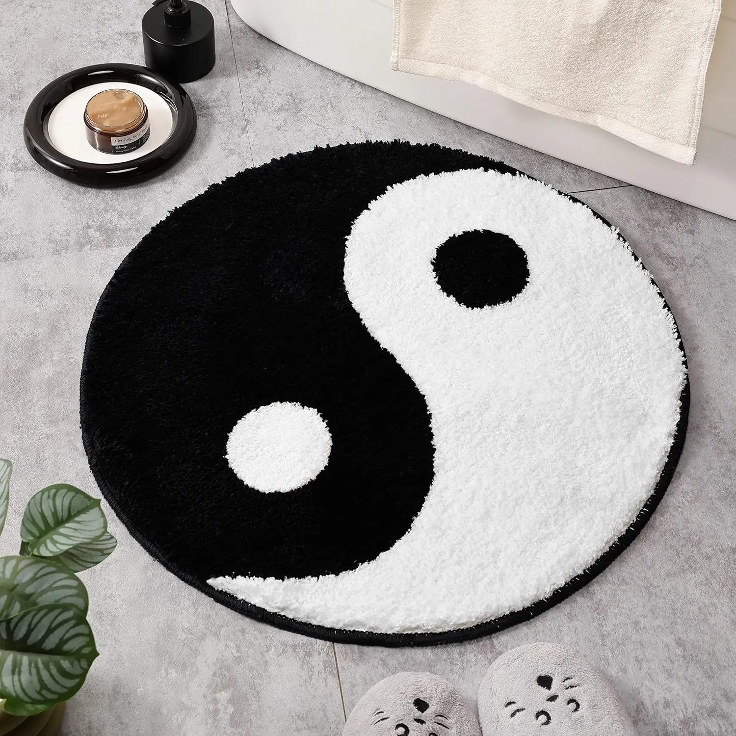 

Yin Yang Bath Mat for Bathroom Floor, Circle Black and White Anti Slip Bath Rug, Round Ultra Soft and Fluffy Machine Was