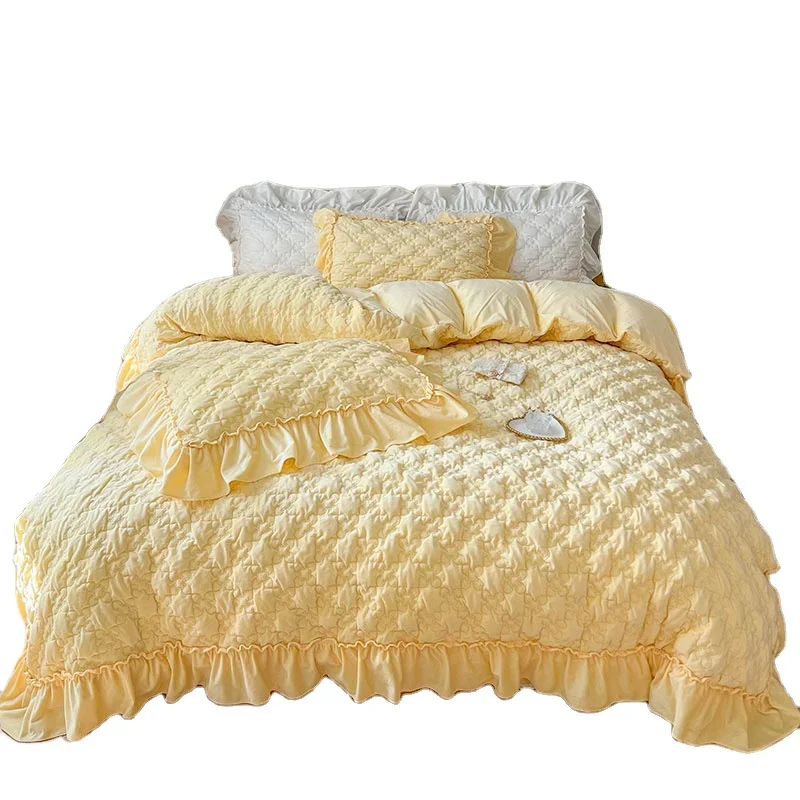 

2024 New Quilted Crystal Baby Velvet Twist Flowers Flounce Four Piece Bedding Sets Bedspread Queen King Size