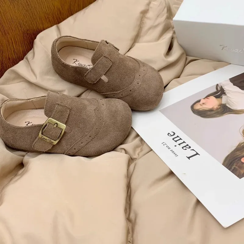 Kinder-Mokassins im Retro-Stil mit weicher Sohle für Jungen und Mädchen, Freizeitschuhe in Unifarben, Vielseitig, 2026 Brandneue Kinder-Flachschuhe mit Klettverschluss – Detail 3