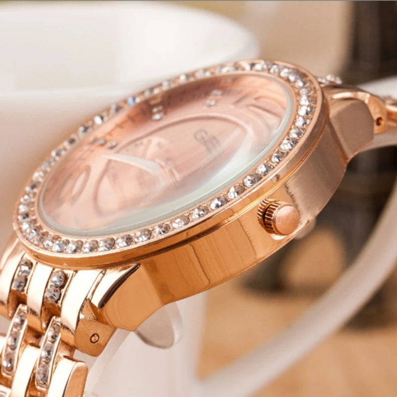 Fashion Rhinestone Analog Quartz Wristwatch For Men And Women