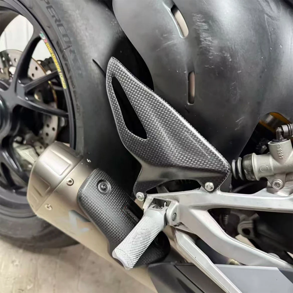 

For DUCATI Panigale V4 V4S V4R Streetfighter V4 V4S V2 2018-2022 Motorcycle accessories carbon fiber Rear seat wing protection