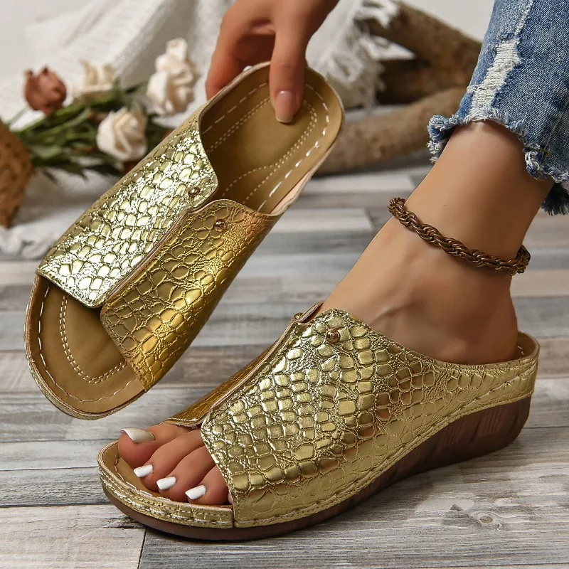 Ladies Summer Fish Mouth Slippers Thick Bottom Crocodile Pattern PU Women Slippers Outdoor Wedge Bottom Comfortable Beach Shoes