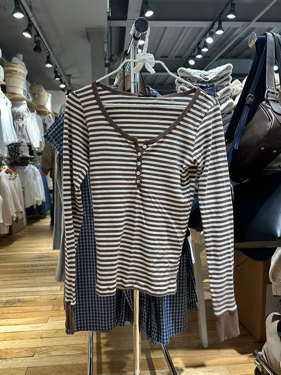 

Vintage Buttons Brown Striped Long Sleeve T-shirt Autumn New Scoop Neck Cotton Slim Basic Tee Shirt Sweet Preppy Style Tops Y2K