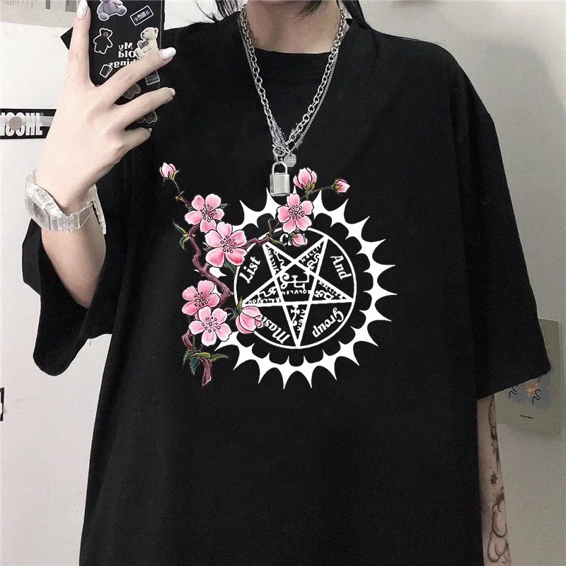 

Anime Black Butler Cherry Blossom Pattern Printed T-shirt Women Summer Casual Oversize Fashion O-Neck Short Sleeve Tops T-shirt