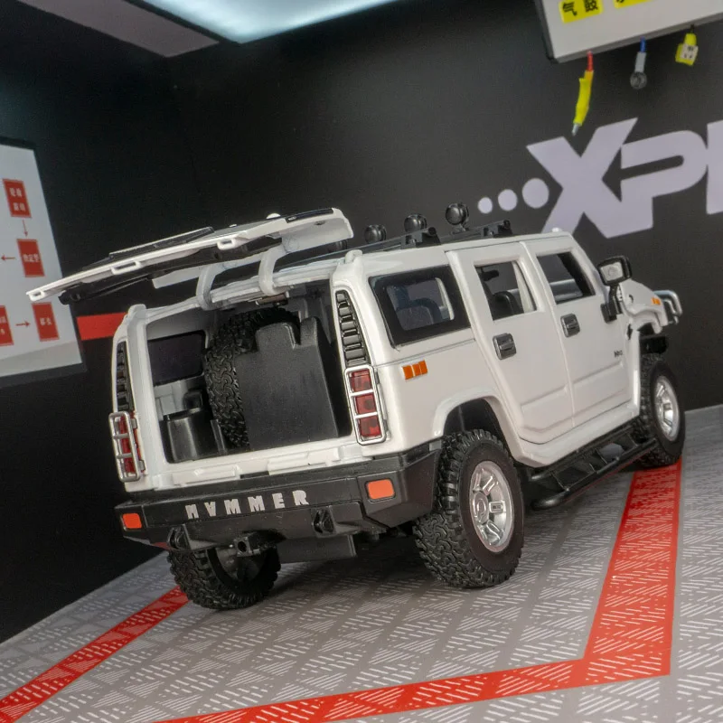 1:24 simulation Hummer H2 alloy car model, doors and engine hood, trunk can be opened rich in details, finely crafted