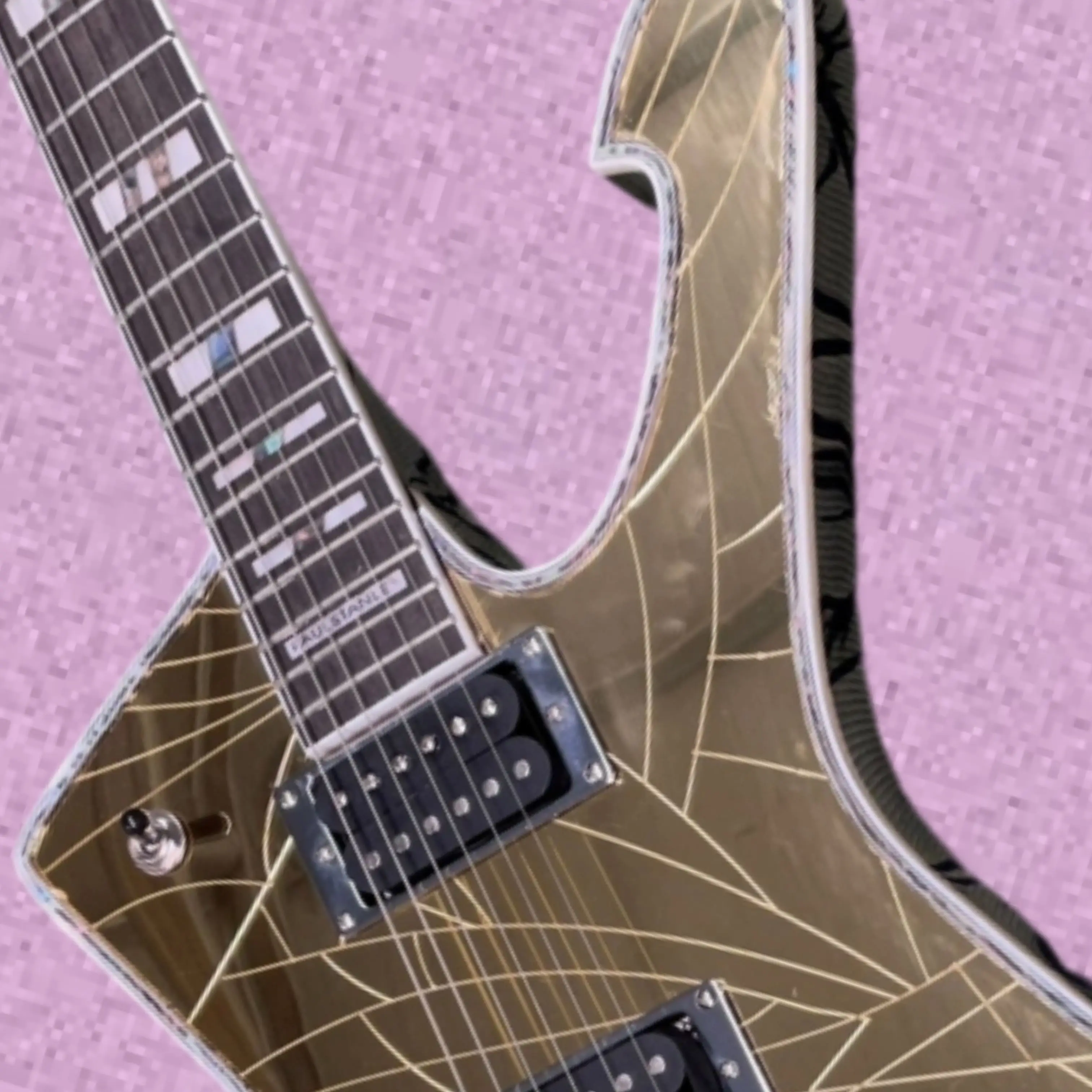 6-String Electric Guitar A Golden Mirror Finish Cracked Line Texture Guitars, Perfectly Suited For Various Rock Styles Guitarra