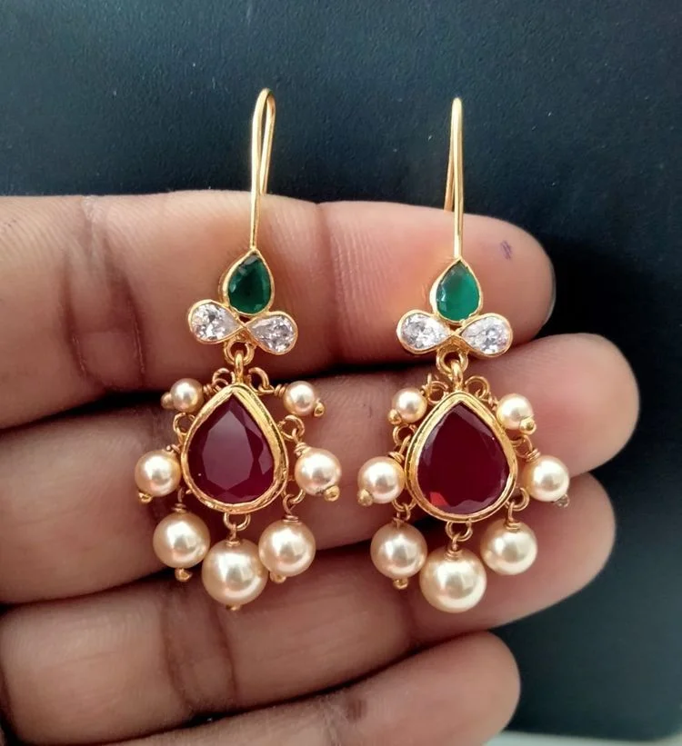 Eleganter Stil mit künstlichen Edelsteinen und Imitationsperlen, Damen-Anhänger-Ohrringe, geeignet für Partys und Zusammenkünfte.