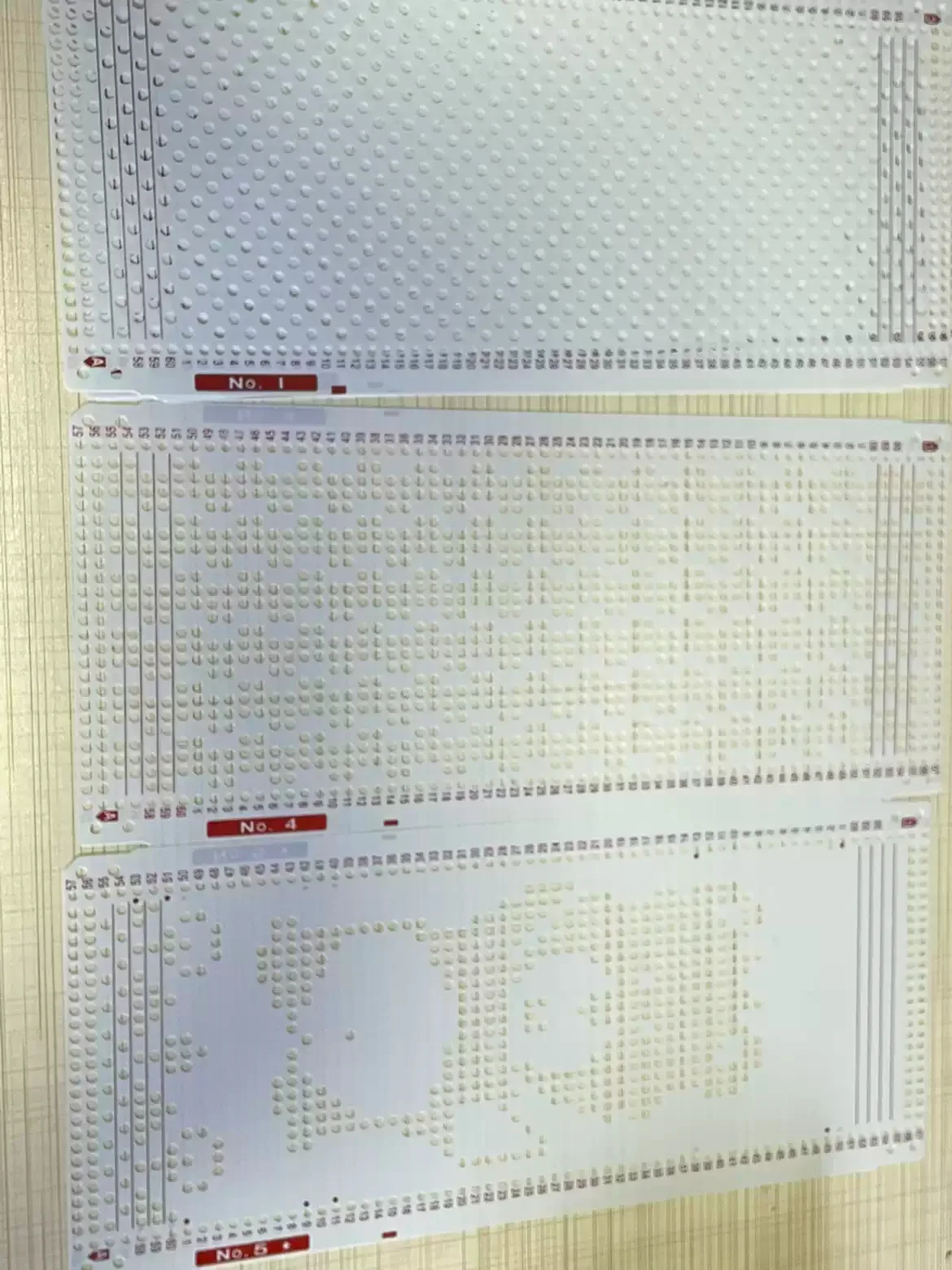

Карточки для дизайна вязальной машины с серебряным язычком Набор карточек с узорами SK280 1-20 | Полный набор из 20 перфокарт