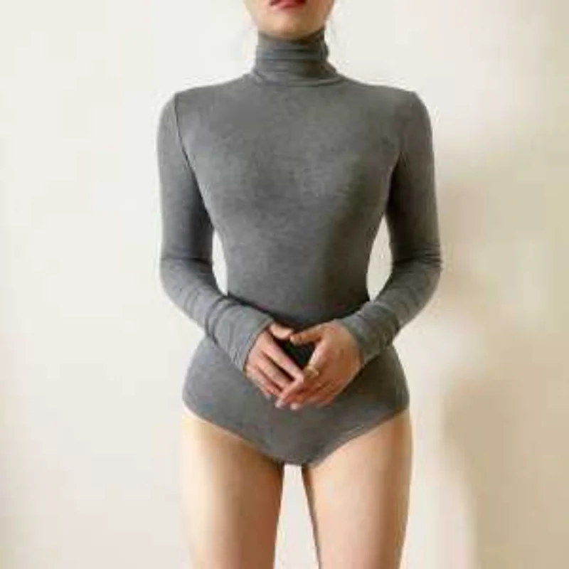 مزاجه بورجوندي عالية الرقبة ضيقة المرأة ضئيلة الداخلية طويلة الأكمام تي شيرت بذلة قاع قميص