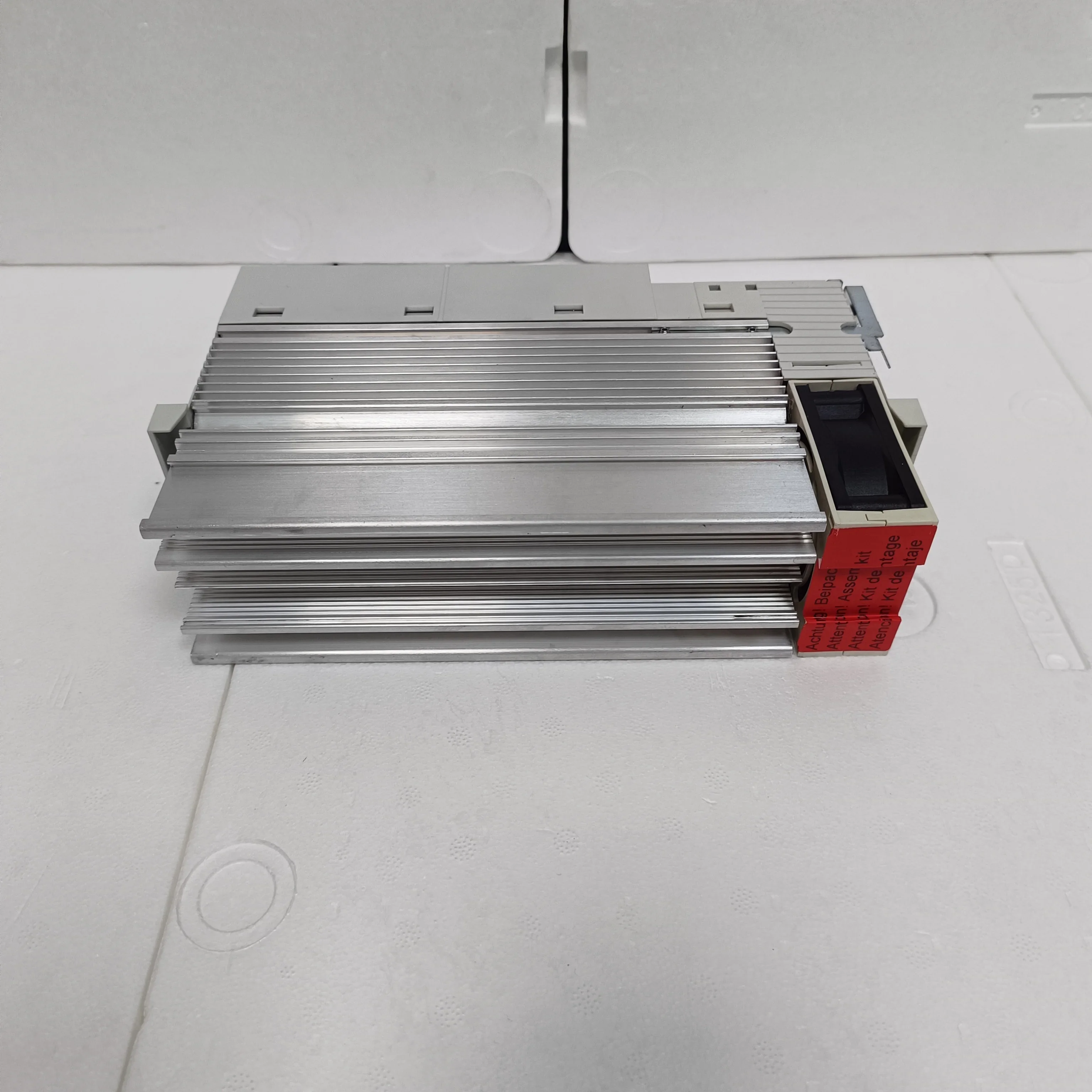 ใหม่ & E82EV222K4C200 E82EV222-4C200 ความถี่ Inerter