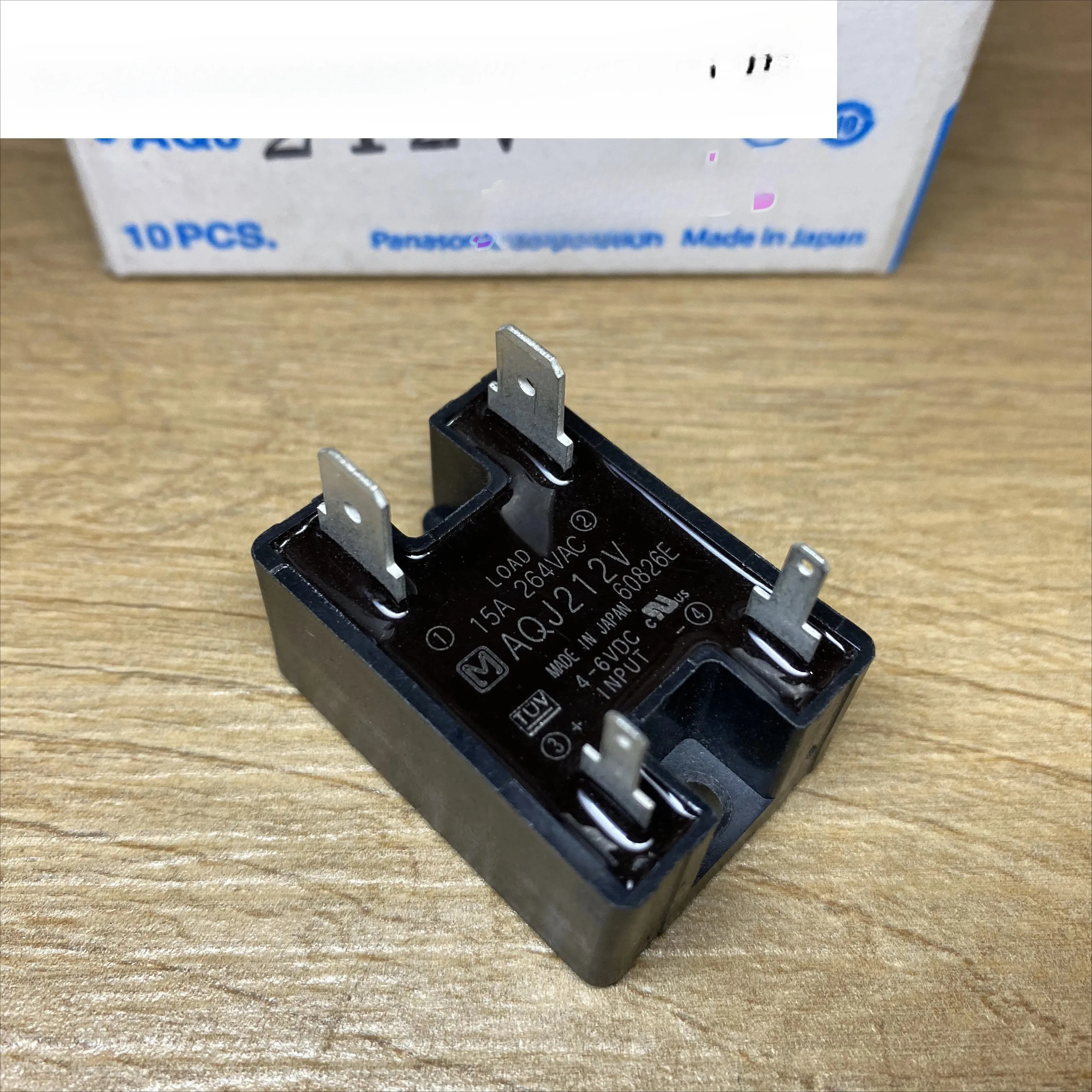 

Original AQJ212V 15A Solid State Relay LOAD 4-6V SSR
