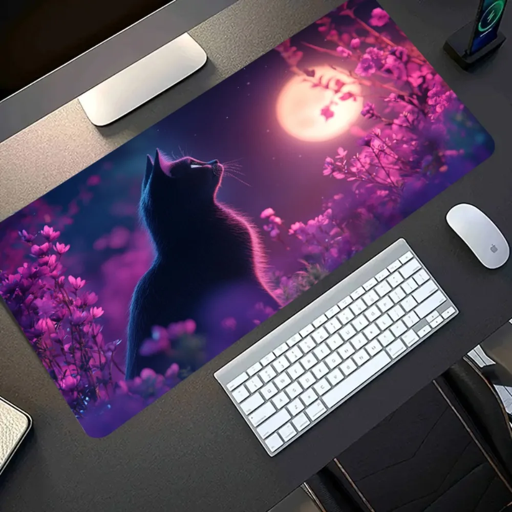 Scène d'un chat noir regardant vers les fleurs dans la nuit éclairée par la lune, avec des propriétés antidérapantes, accessoires pour PC, tapis de souris