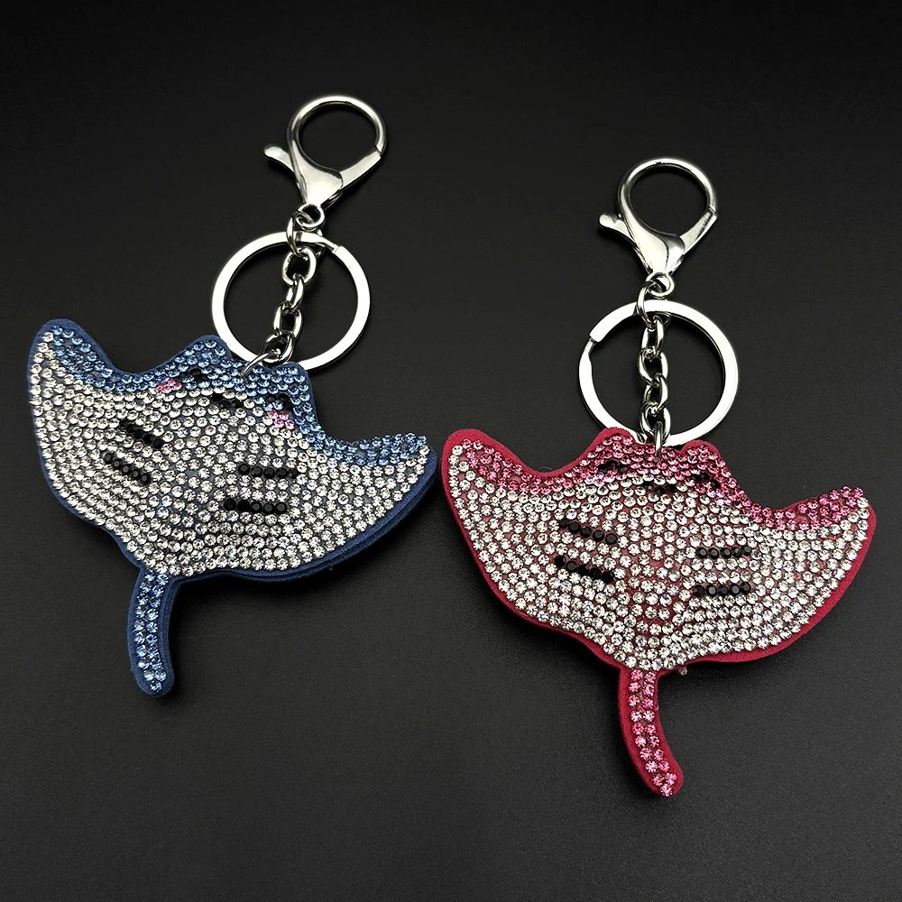 Niedlicher Manta-Rochen-Schlüsselanhänger für Damen und Herren, rot, vollständig mit Strass besetzt, Taschenanhänger, schöne Szenendekoration, Ozeanfisch-Schlüsselanhänger, Schmuck – Detail 5