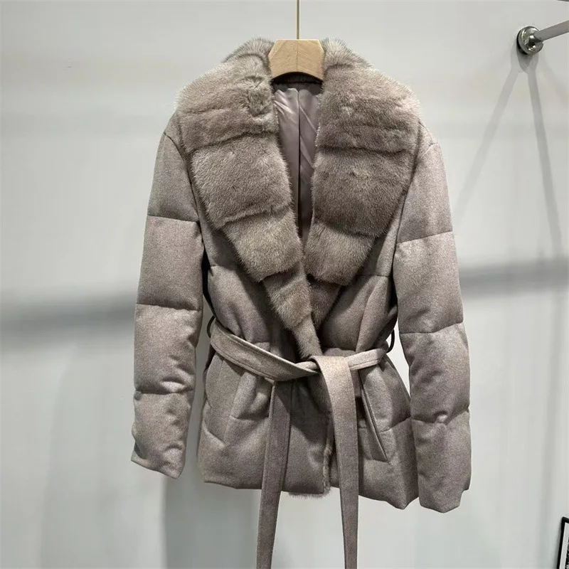 معطف نسائي متوسط الطول بياقة من فرو المنك وربطة خصر مع زخرفة من الفرو المرقعة #2