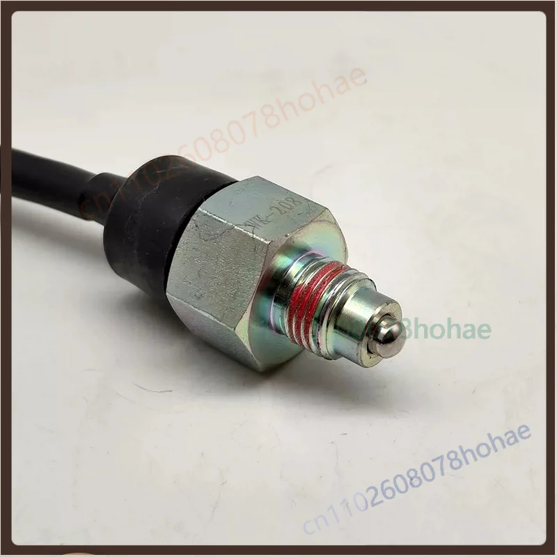 For Jiefang HuVH Gearbox Normally Closed Reverse Light Switch WK‑208 Truck Parts(2pcs)